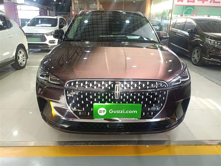 Фото 3 - Lincoln Corsair