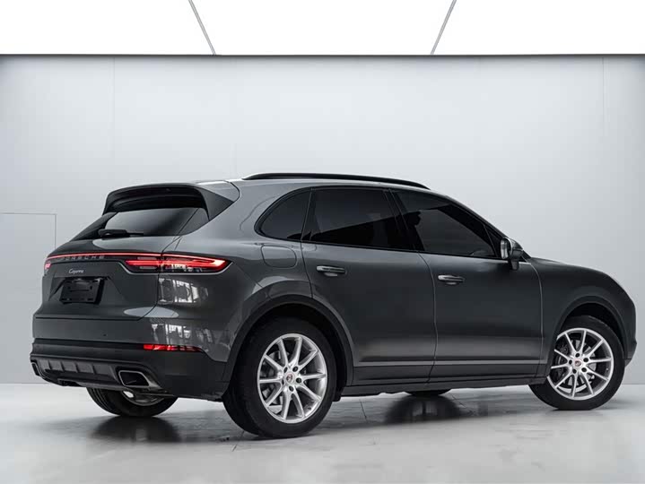 Фото 8 - Porsche Cayenne