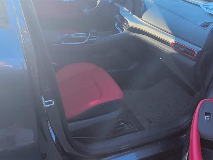 Фото 8 - Changan UNI-T