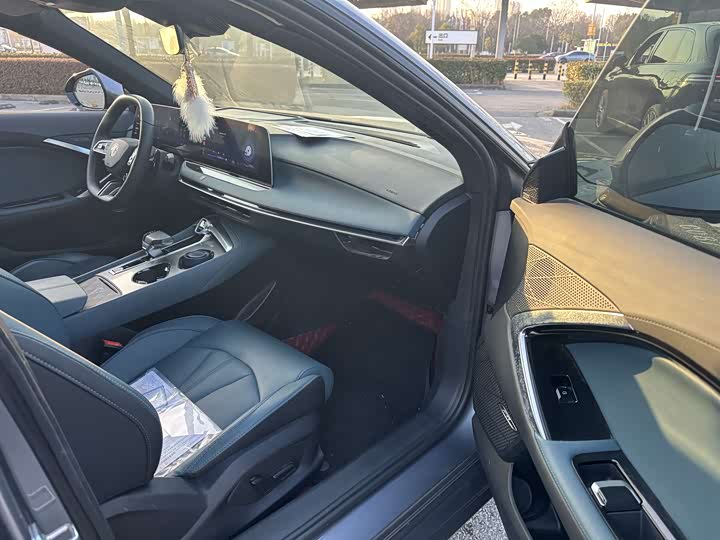 Фото 7 - MG Motor 7