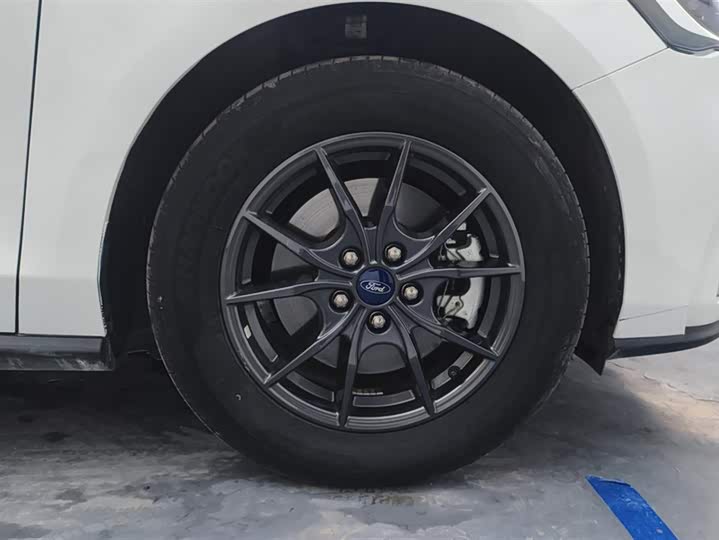 Фото 6 - Ford Focus