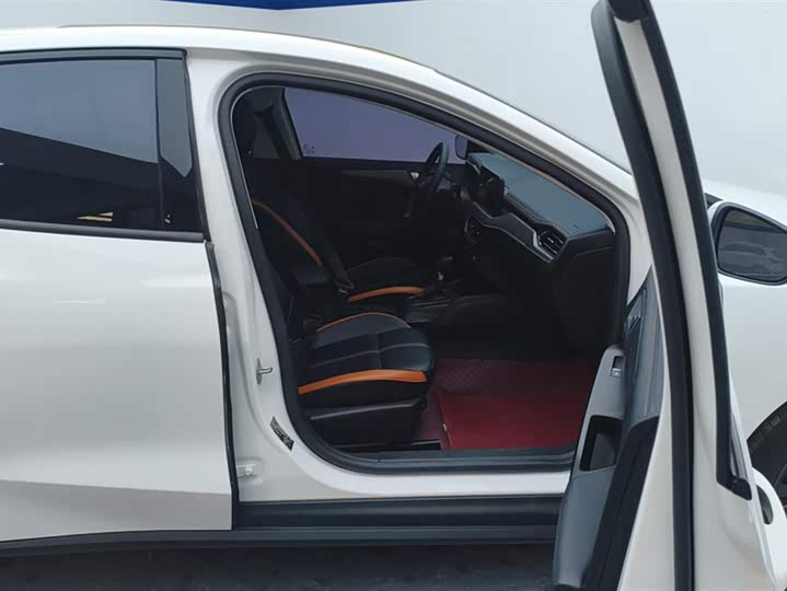 Фото 8 - Ford Focus