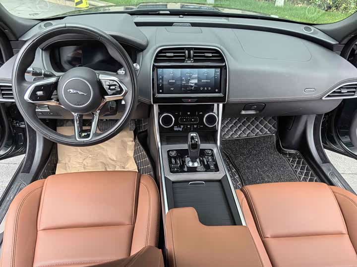 Фото 5 - Jaguar XE L