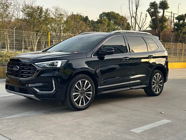 Фото 1 - Ford Edge