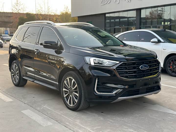 Фото 4 - Ford Edge