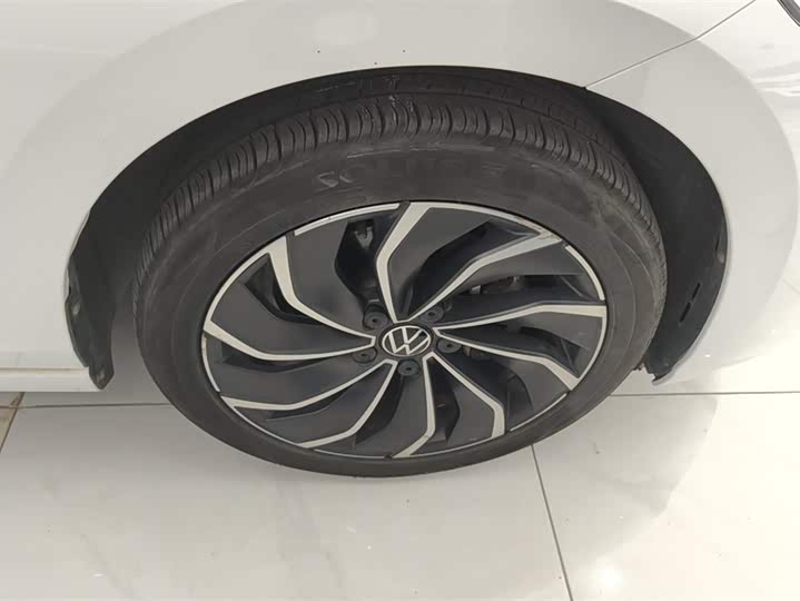 Фото 6 - Volkswagen Golf