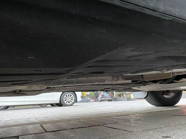 Фото 9 - Land Rover Defender