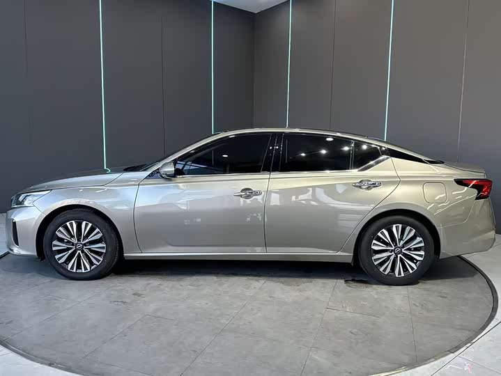 Фото 4 - Nissan Teana