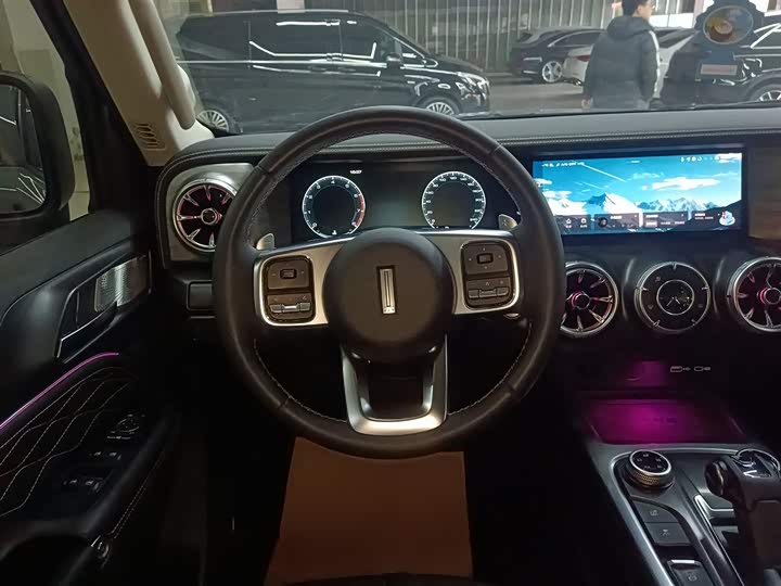 Фото 3 - Tank 300