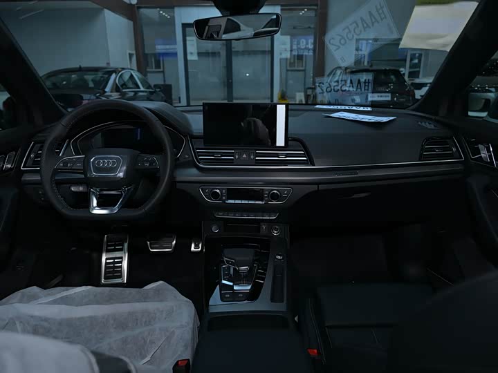 Фото 8 - Audi Q5L