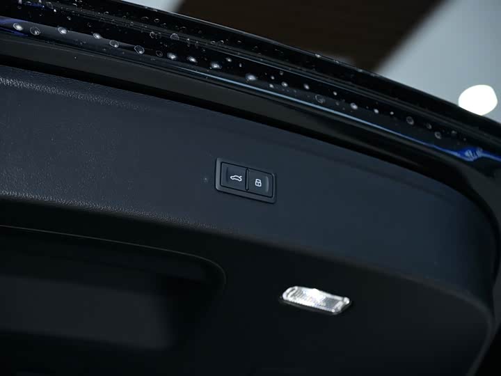 Фото 9 - Audi Q5L