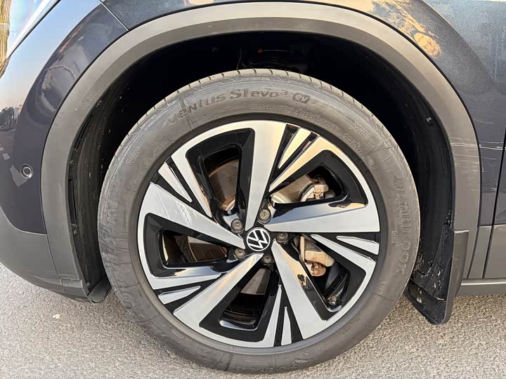 Фото 3 - Volkswagen ID.6 Crozz