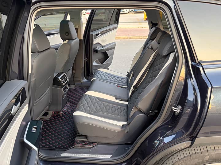 Фото 9 - Volkswagen ID.6 Crozz