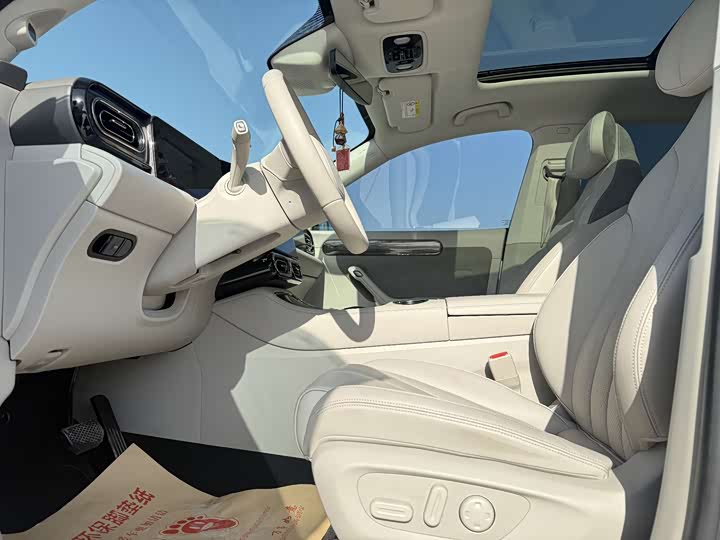 Фото 9 - Leapmotor C11