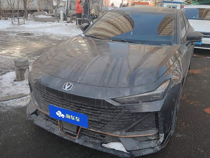 Фото 1 - Changan UNI-V