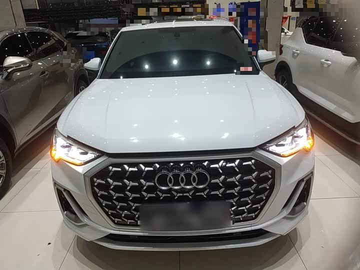 Фото 3 - Audi Q3