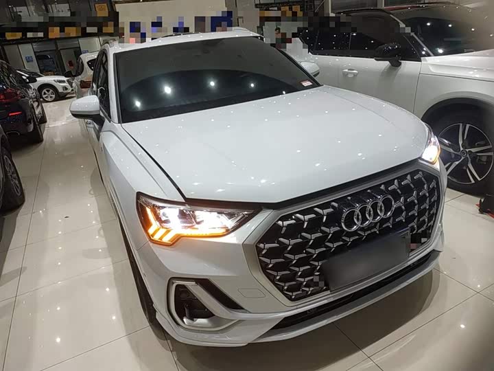 Фото 4 - Audi Q3