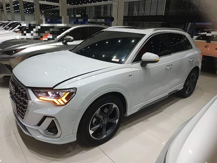 Фото 5 - Audi Q3