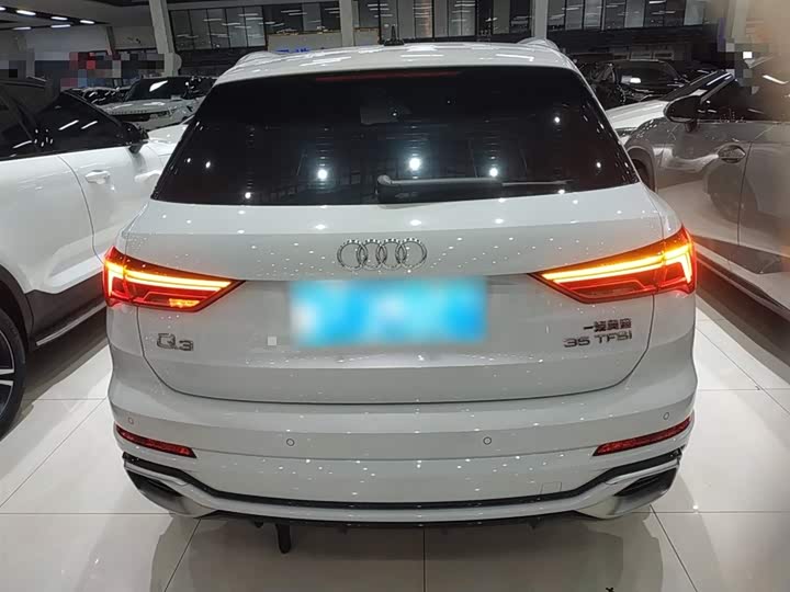 Фото 6 - Audi Q3