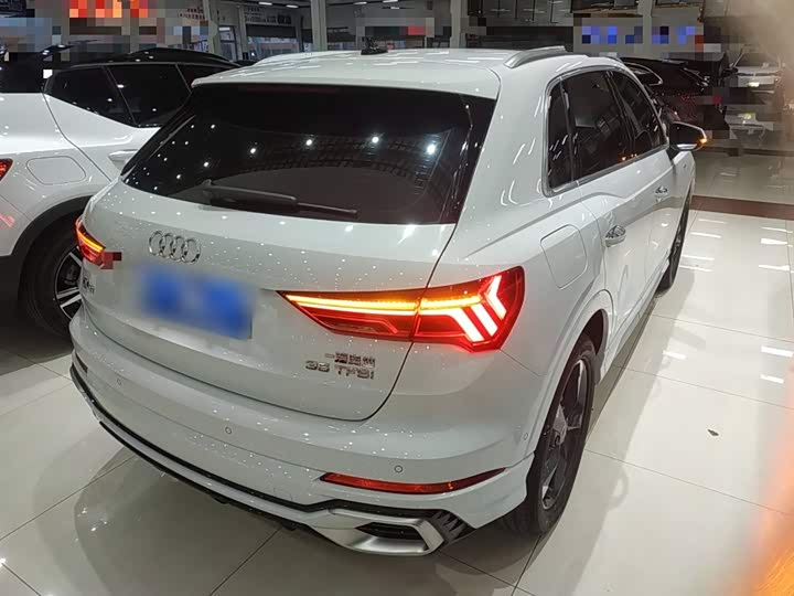 Фото 7 - Audi Q3