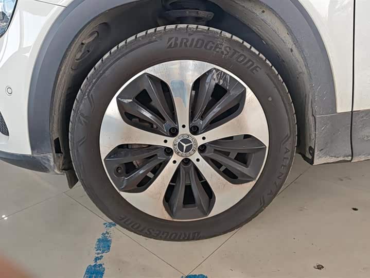 Фото 6 - Mercedes-Benz GLB-Class