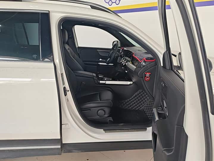 Фото 8 - Mercedes-Benz GLB-Class