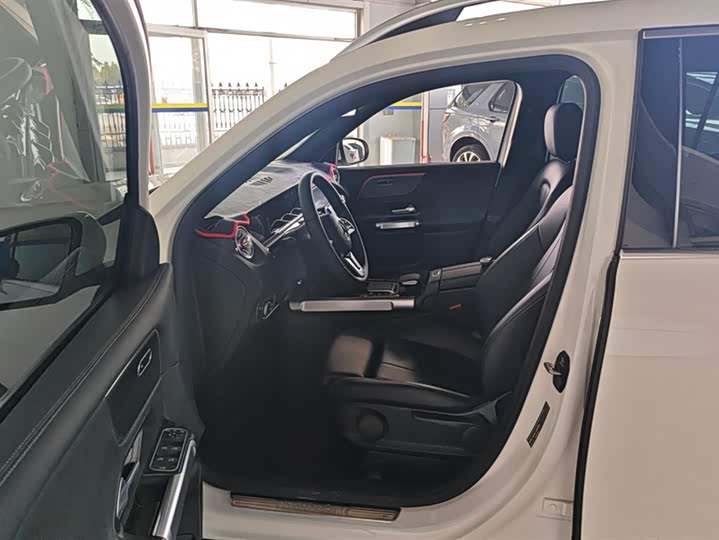 Фото 9 - Mercedes-Benz GLB-Class