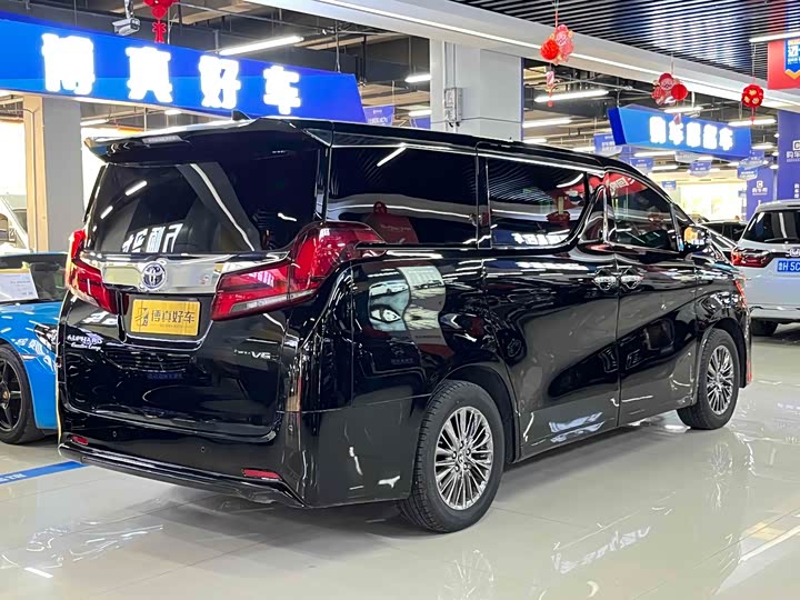 Фото 9 - Toyota Alphard