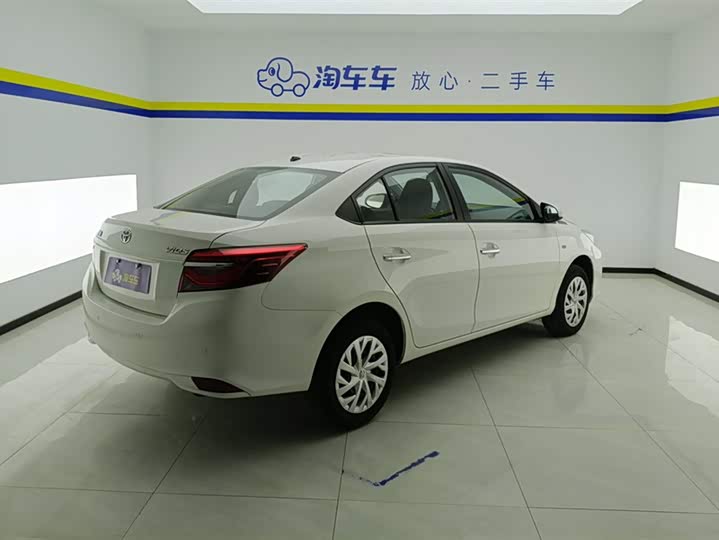 Фото 3 - Toyota Vios