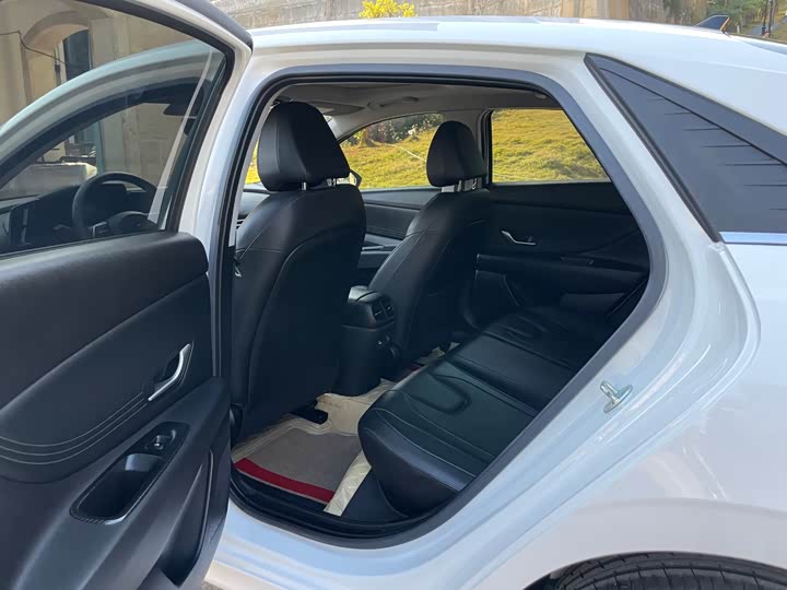 Фото 5 - Hyundai Elantra N line