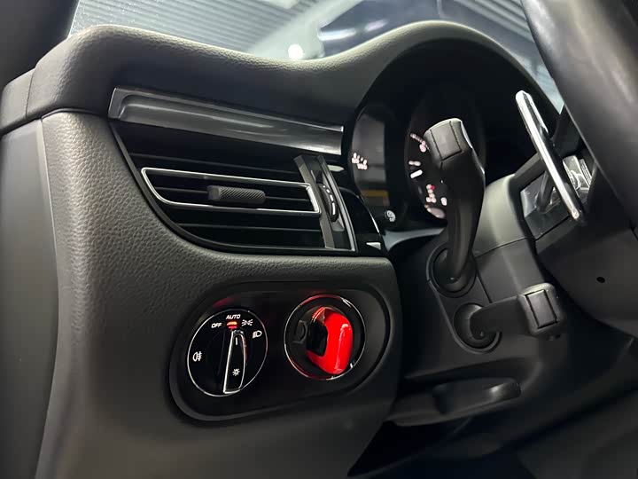 Фото 8 - Porsche Macan