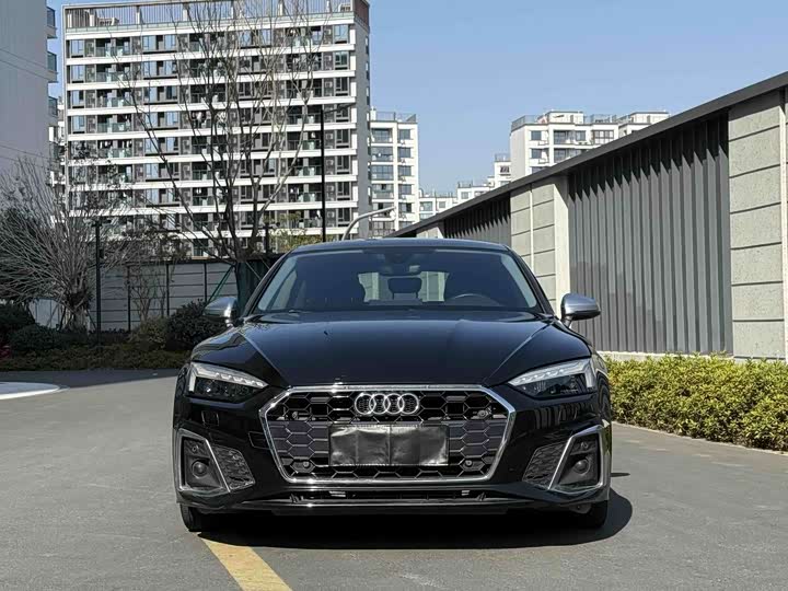 Фото 2 - Audi A5