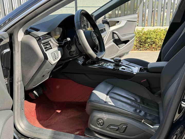 Фото 4 - Audi A5