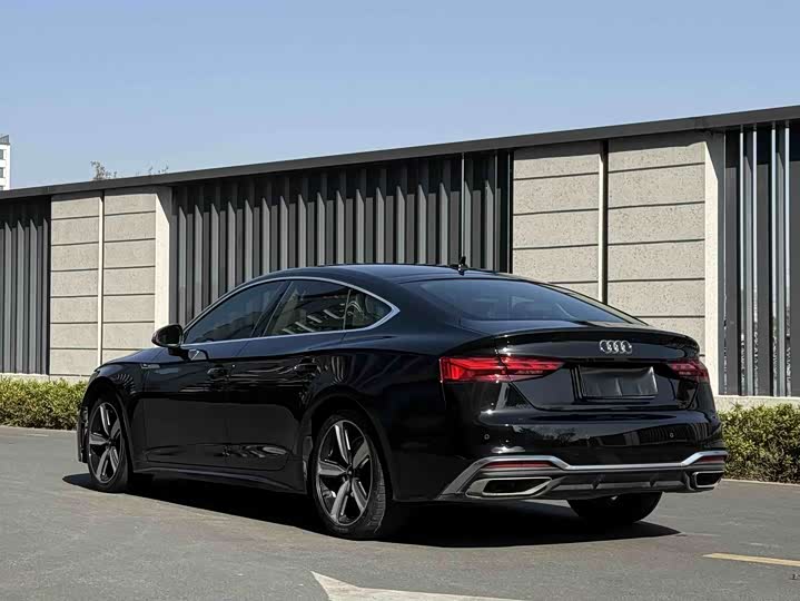 Фото 9 - Audi A5