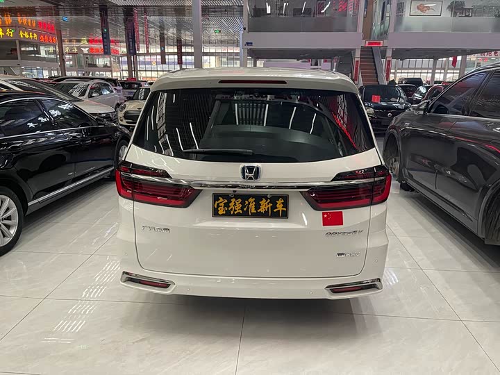 Фото 9 - Honda Odyssey