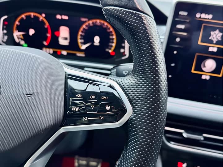 Фото 4 - Volkswagen Tiguan X