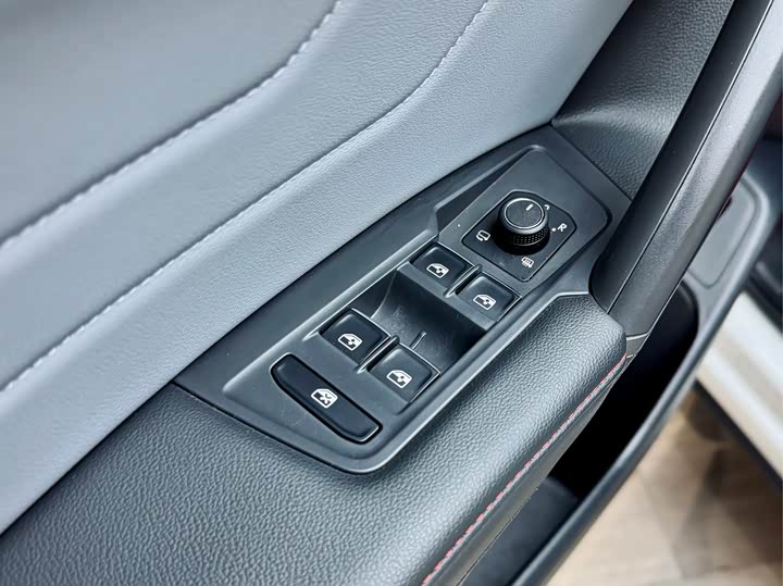 Фото 9 - Volkswagen Tiguan X