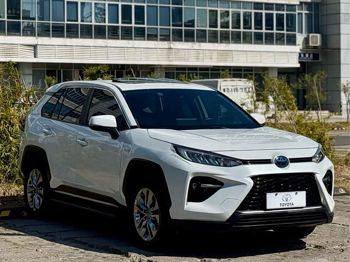 Фото 3 - Toyota Wildlander