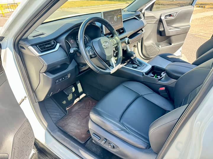 Фото 7 - Toyota Wildlander