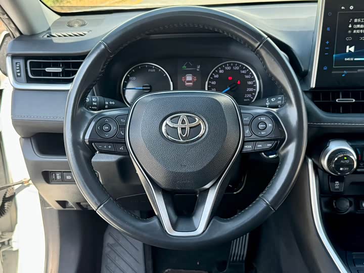 Фото 9 - Toyota Wildlander