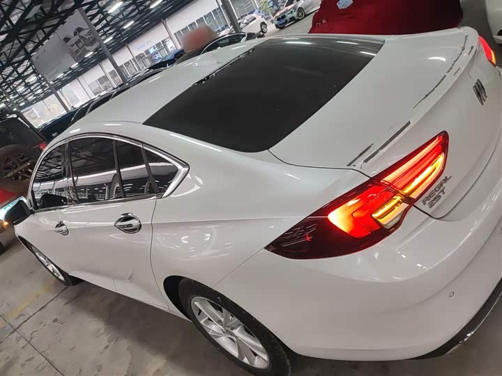 Фото 5 - Buick Regal