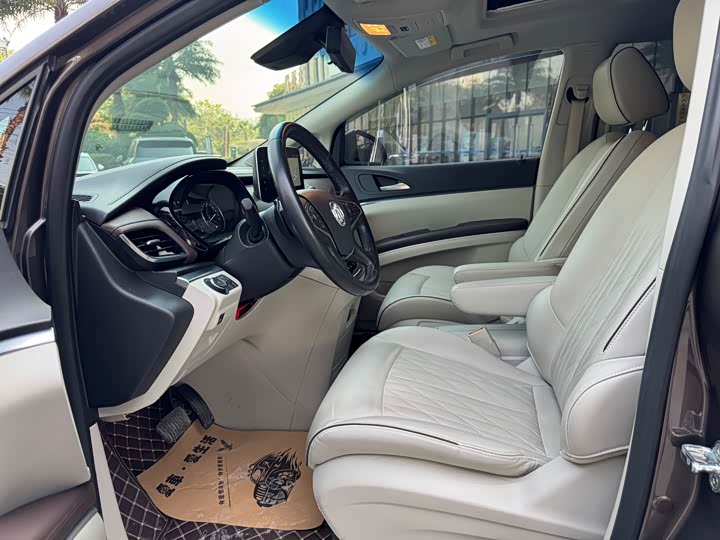 Фото 6 - Buick GL8 ES