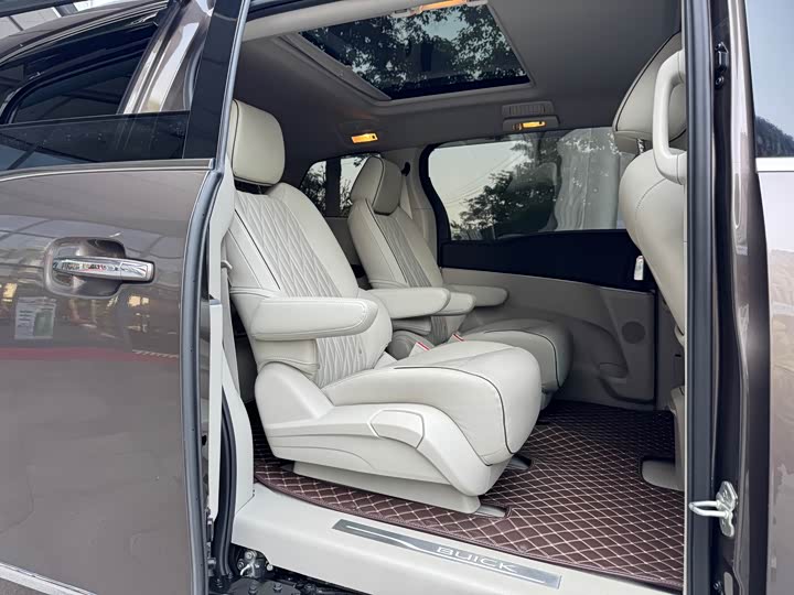 Фото 8 - Buick GL8 ES