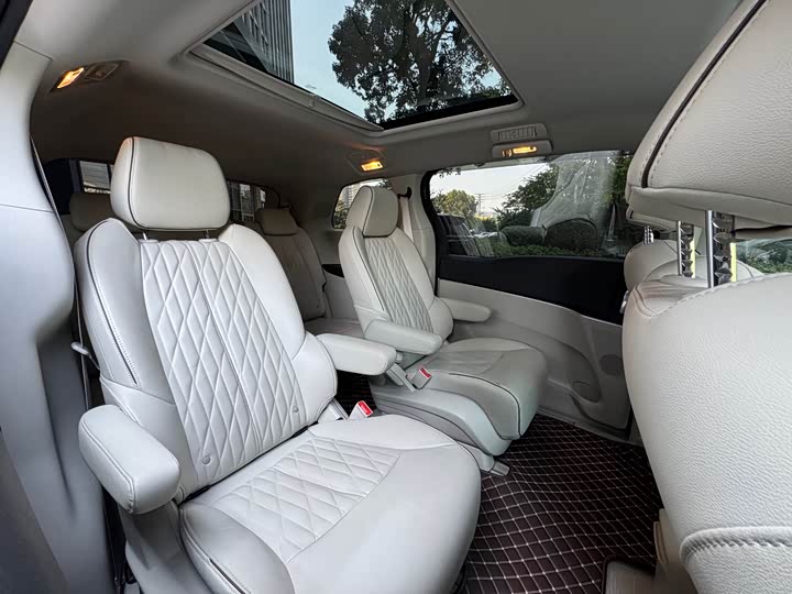 Фото 9 - Buick GL8 ES