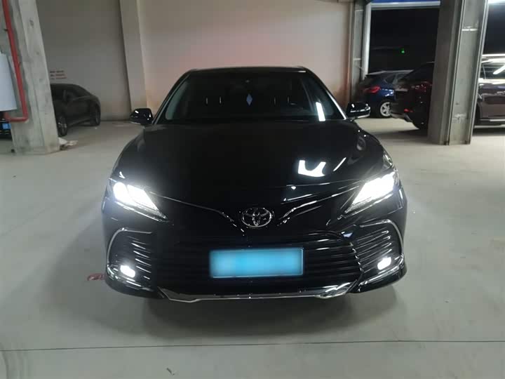 Фото 3 - Toyota Camry