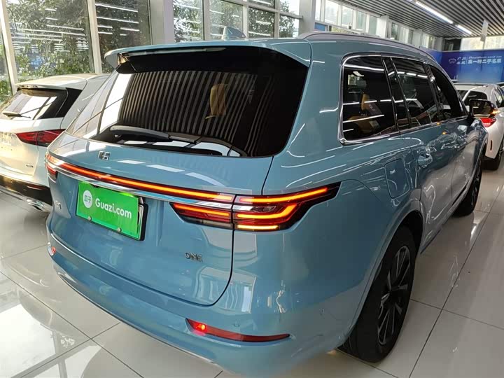 Фото 7 - LiXiang One