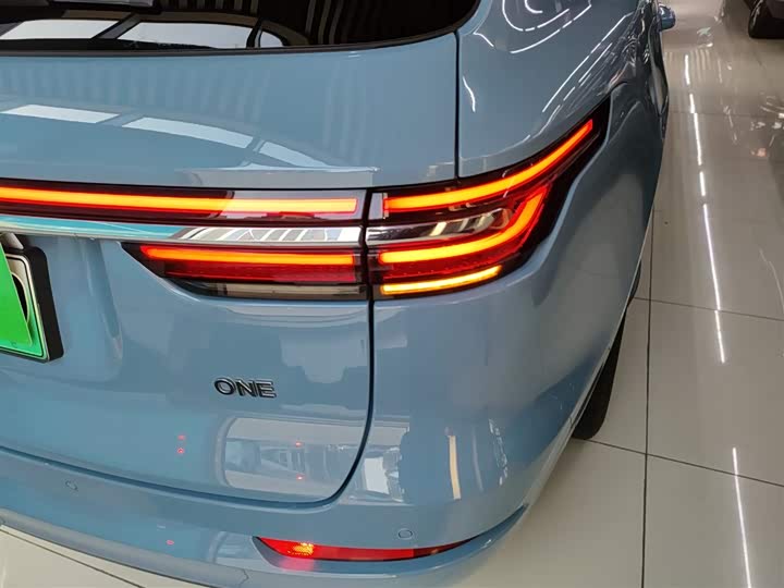 Фото 8 - LiXiang One