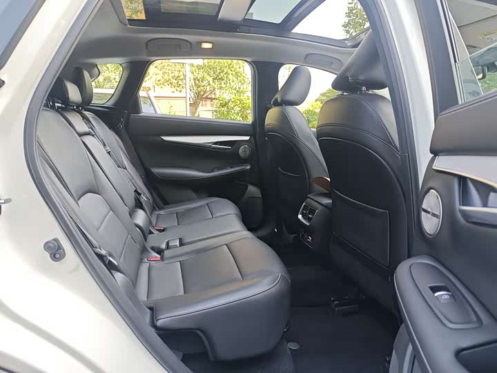 Фото 8 - Infiniti QX50