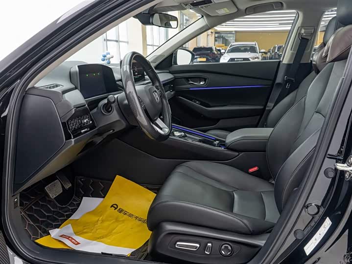 Фото 7 - Honda Accord