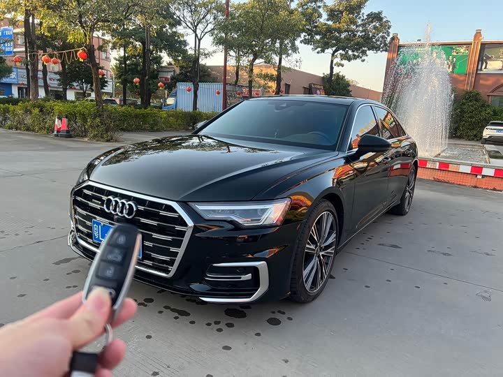 Фото 1 - Audi A6L